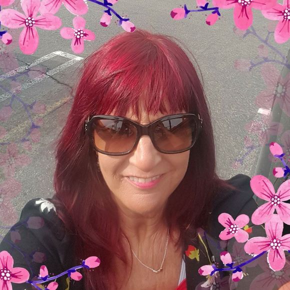 Meet your Posher, Julie - Picture 1 of 1